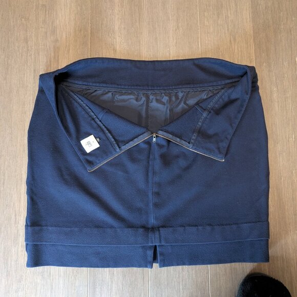 CAbi, Double Layer Knit Mini Skirt, Navy Blue, Sz 16 - Picture 3 of 9